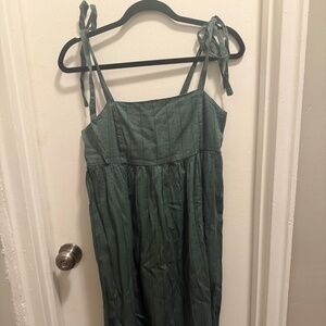 Green Old Navy dress